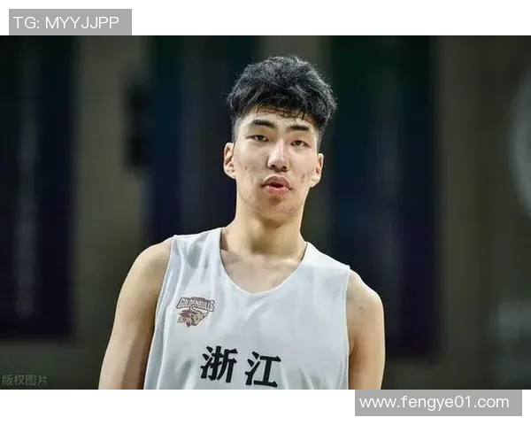 余嘉豪的奋斗历程与成长故事揭示了年轻一代的梦想与坚持